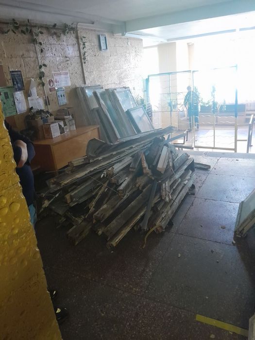 Віконні рами підони стара мебель топити те що треба