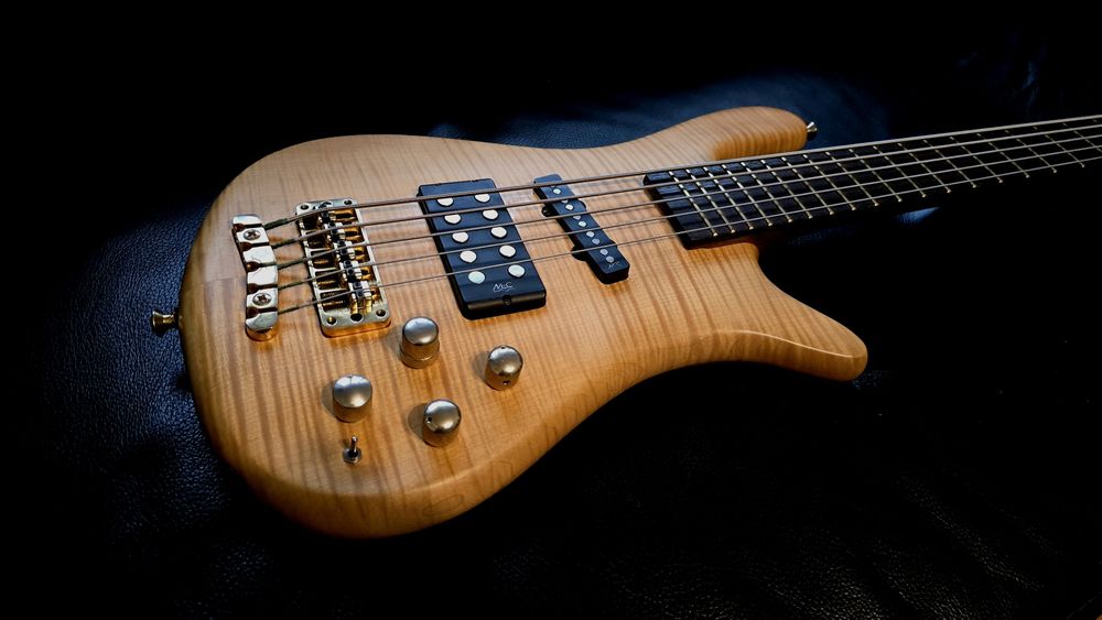 Warwick Streamer JazzMan V bass