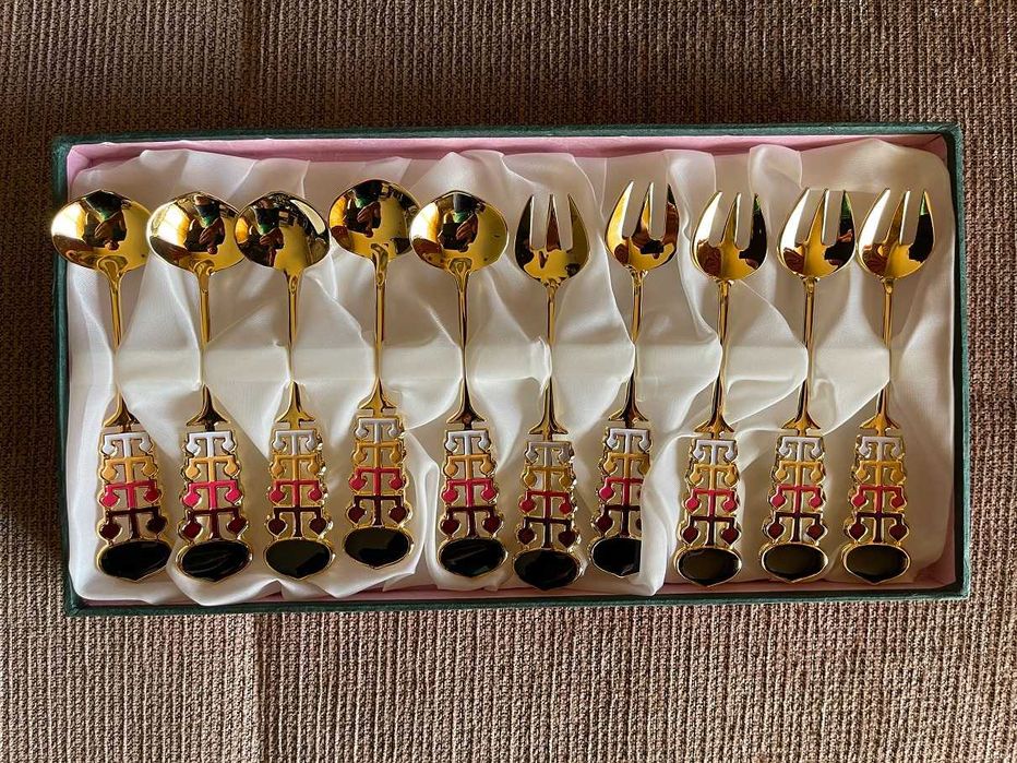 Conjunto de faqueiro de sobremesa Coreano em dourado