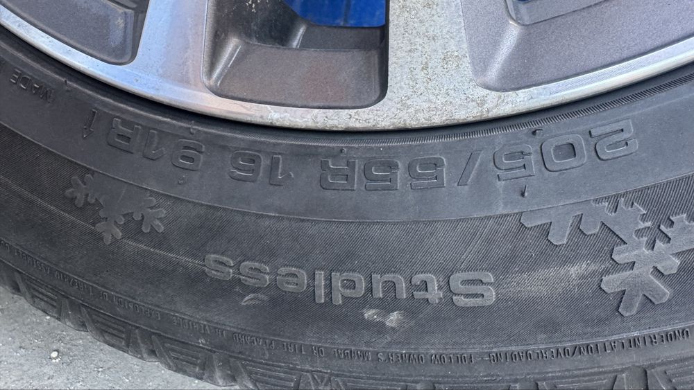 Комплект легкосплавних дисків R16 5×108 + зимова гума Kumho 205/55 R16