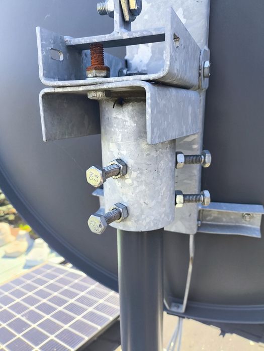Antena satelitarna 120 cm z uchwytem regulowanym