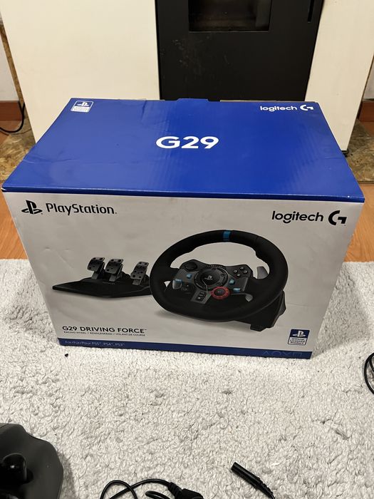 G29 Steering Wheel Like New, with Original Box64751956684931123