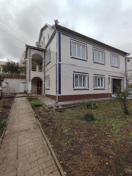 Просторий будинок з великою ділянкою 40сот.! Усі комунікації! 41084