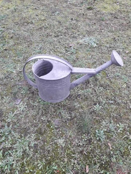stare metalowe ocynkowane konewki sygnowane