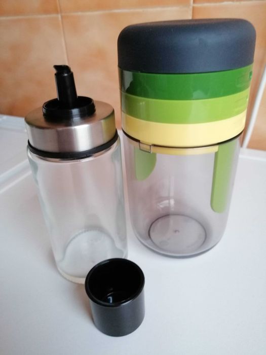 Pyrex, frasco recipente p/ azeite e Ralador SPIRO JOSEPH - Novo