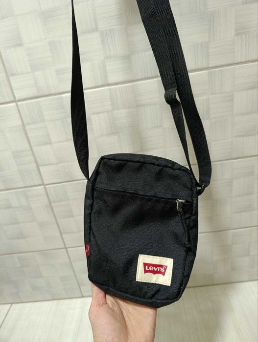 Мессенджер Levi's Mini Crossbody Solid.