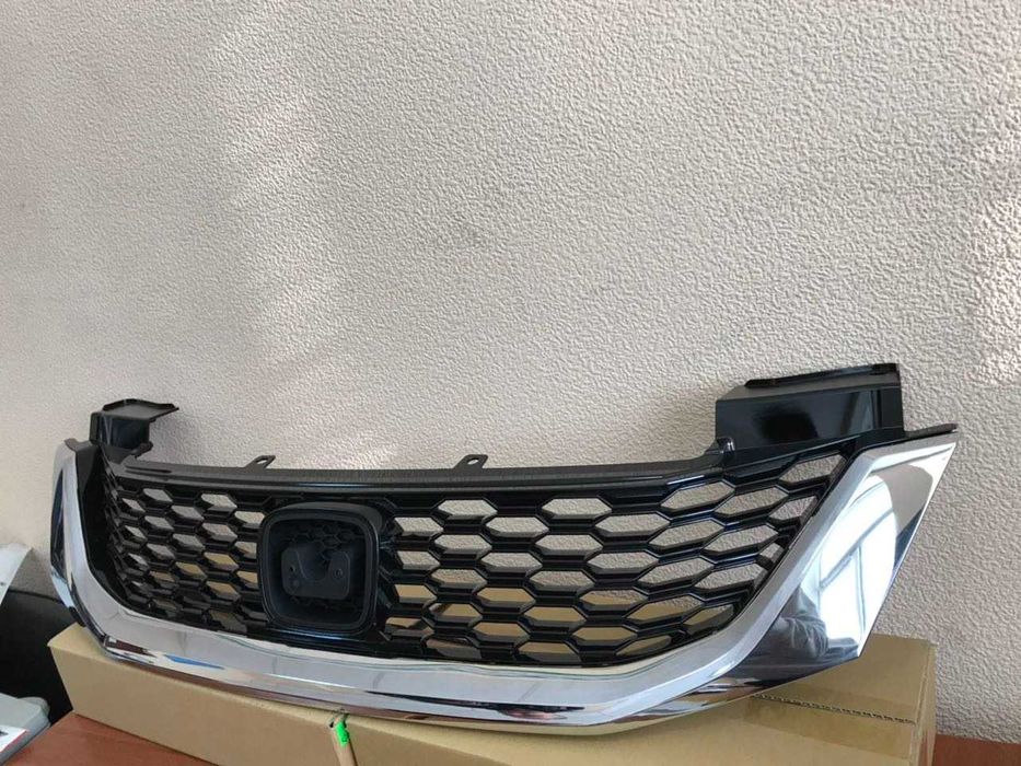 Решетка радиатора Honda Accord Coupe USA 2013-17 Решетка аккорд