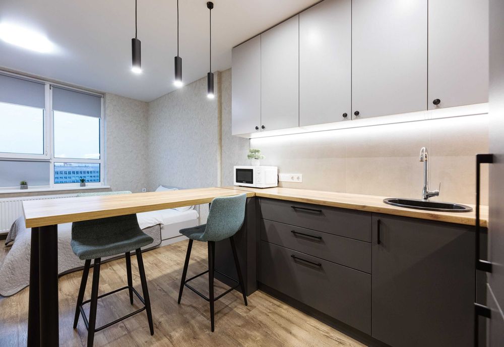 Подобова оренда студії, біля метро, Бажана 17Б. Є укриття.