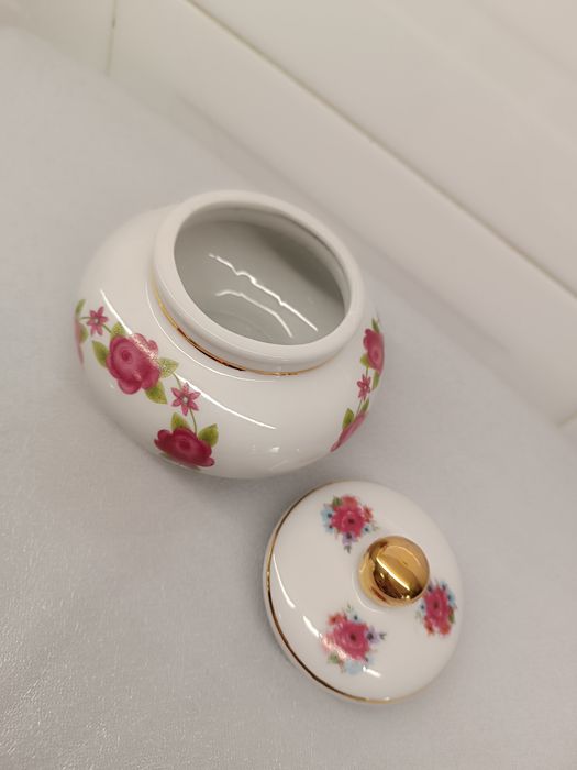 Pote Porcelana Antigo. Arrumação ou Decoração