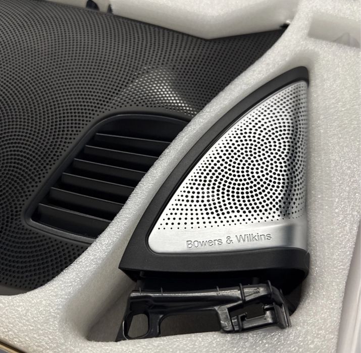 Комплект сіток Bowers&Wilkins з підсвіткою BMW G32 6GT 630i X5 G05 G07