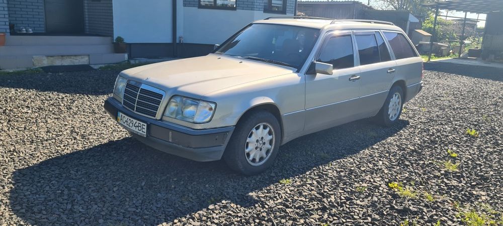 Mercedes benz 1993рік 3.0д ом606