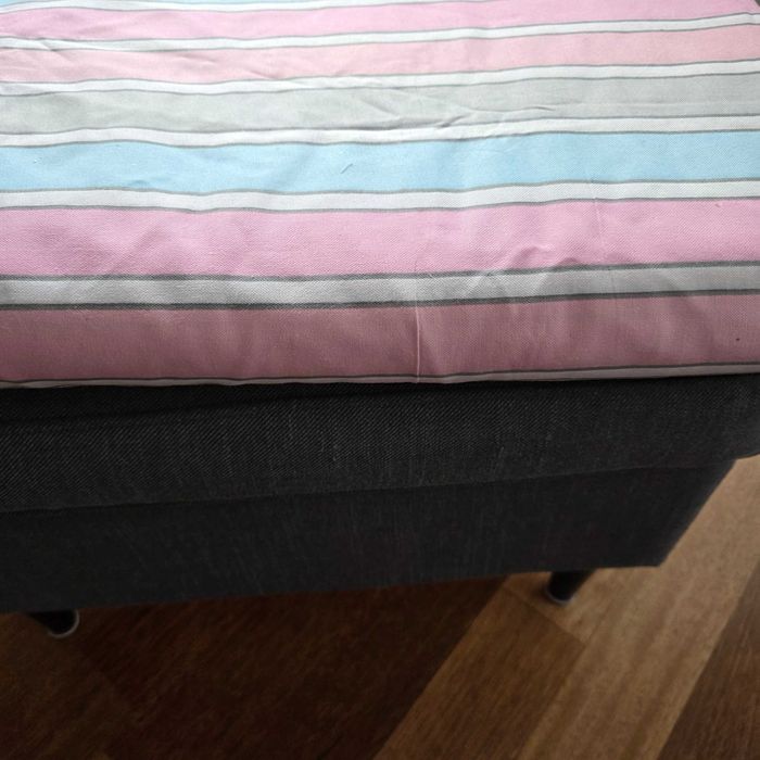 Materiał pościelowy. Paski.