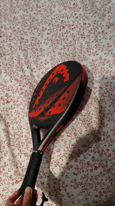 Raquete Padel Head Graphene Touch Typhoon – Como Nova / Bom Estado ​Descrição: Vendo raquete de padel Head Graphene Touch Typhoon