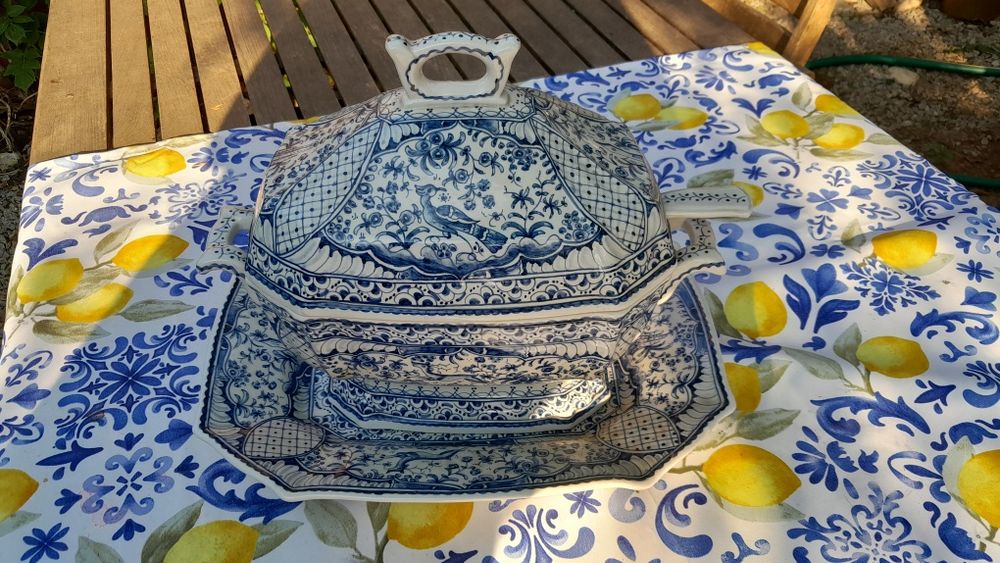 17th-century Tin-glazed Earthenware Terrine64564050732930123