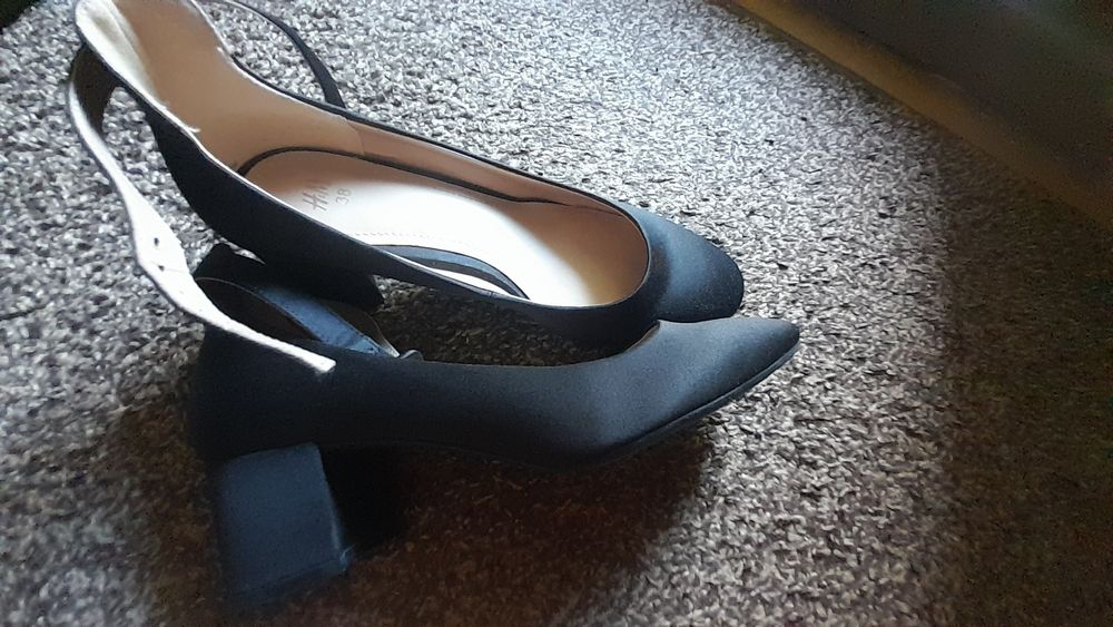 Buty na słupku roz. 38