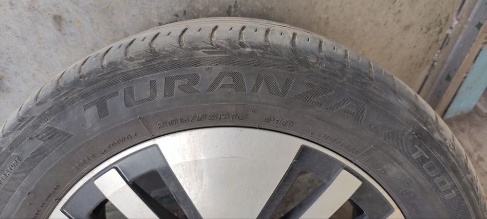 Продам шини Bridgestone Turanza T001  205/55 R 16