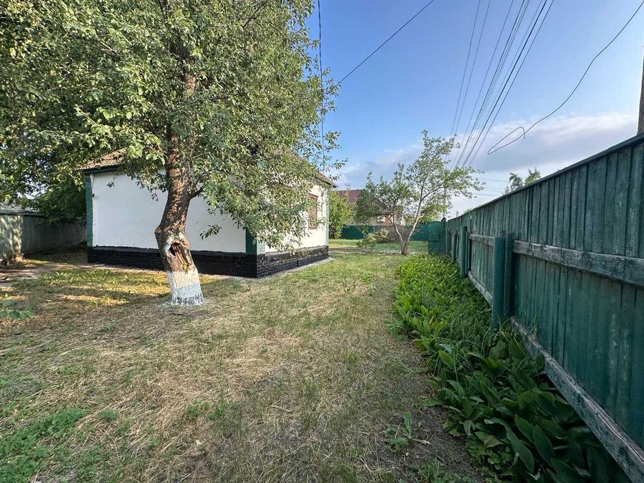 Будинок біля центру з ділянкою 8 соток