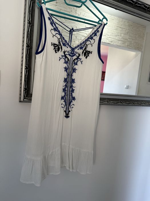 Medicine sukienka z chaftem S