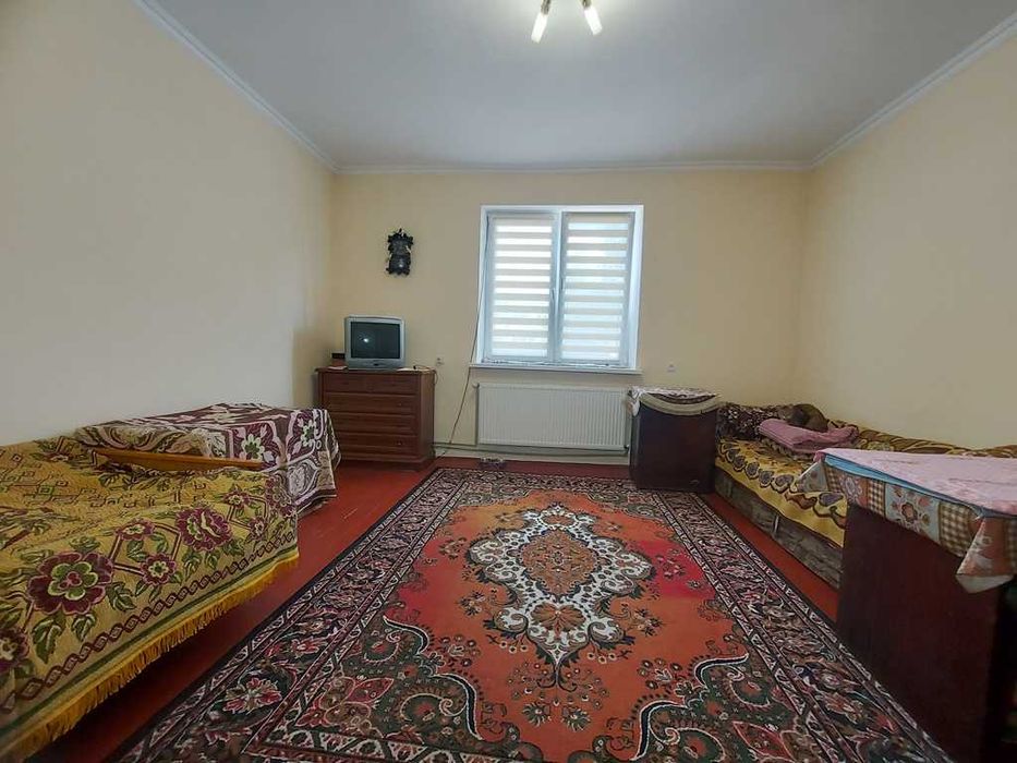 Продається добротний житловий будинок в центр. частині  м.Стрий...