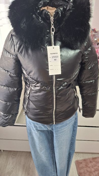 Nowa śliczna kurtka lakierowany mat M