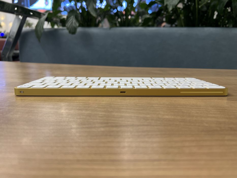 539-Apple Magic Keyboard TouchID Gold