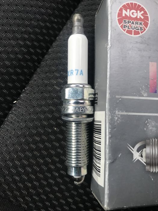 Свiчка запалювання NGK ILZKR7A 1961 Laser Iridium