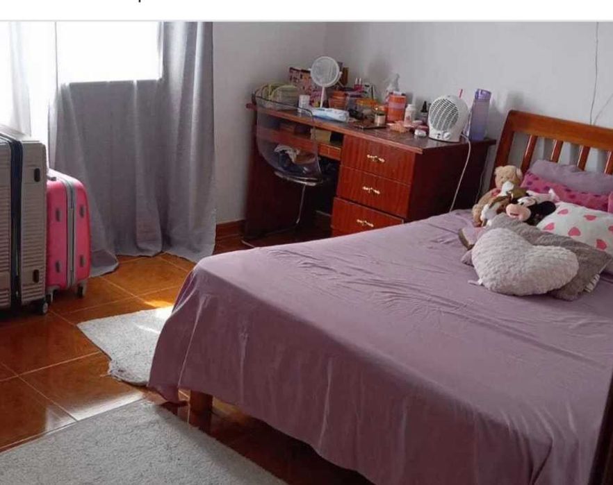 Quarto com cama de casal