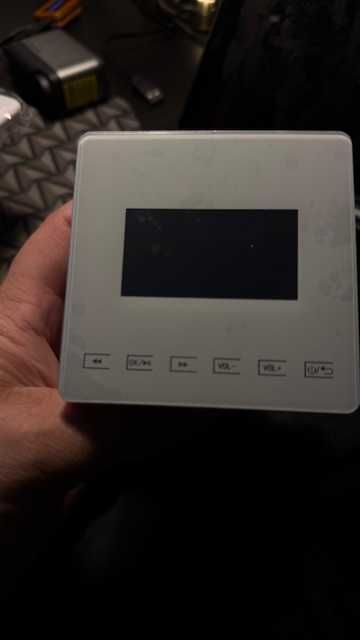 HIFI Music - (Espelho com Bluthoot e ligação Colunas e Aux.)