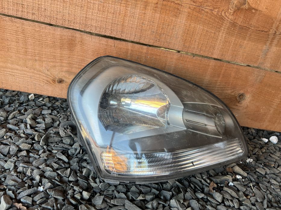 Фара Hundai Tucson 2010