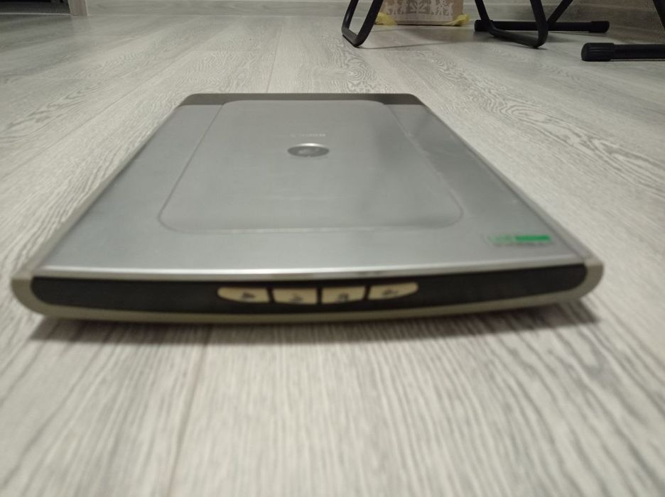 Продаю сканер canon scan lide 60