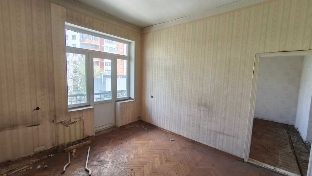 Продажа  3-комн. квартиры в 100 метрах от м. "Научная", 4-й этаж
