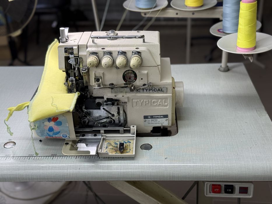 Продам промисловий оверлок