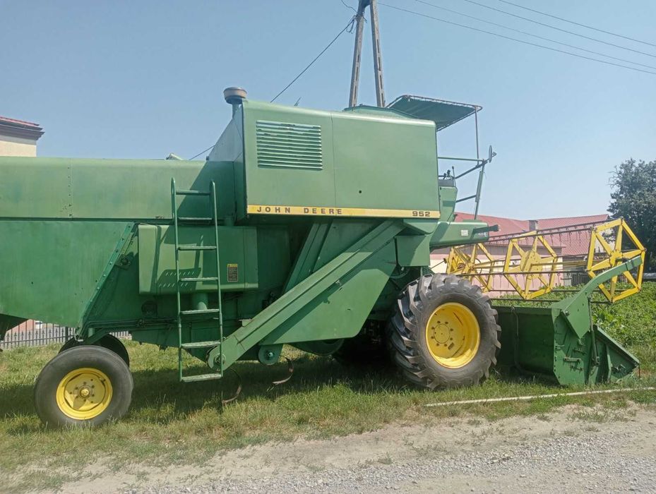 Kombajn zbożowy John Deere 952