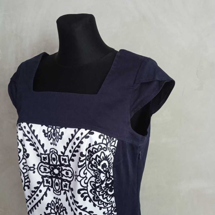 Ładna sukienka granat r. 42