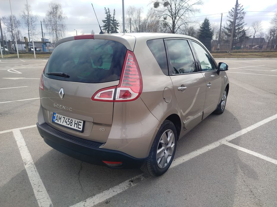 Рено Сценік 3 2011 рік