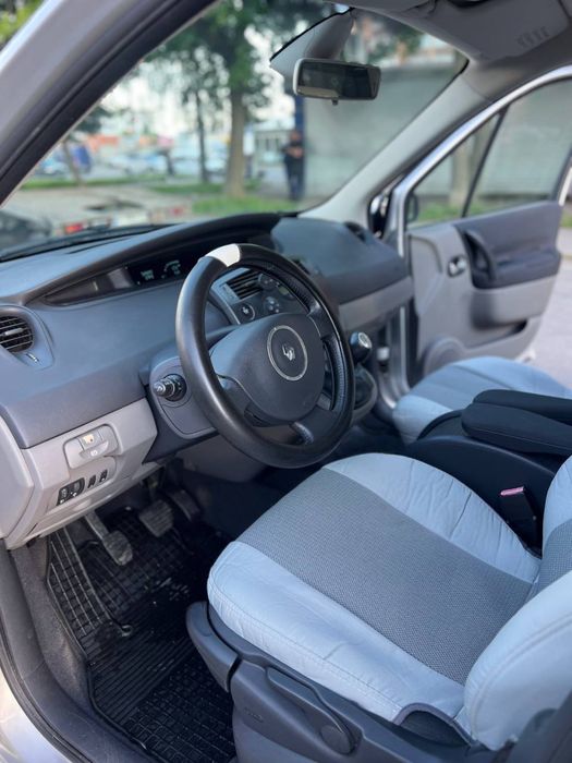 продам надійний сімейний автомобіль