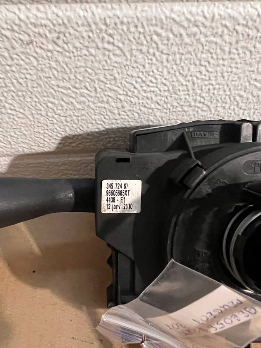 Підрульовий перемикач Peugeot 307 пежо 307