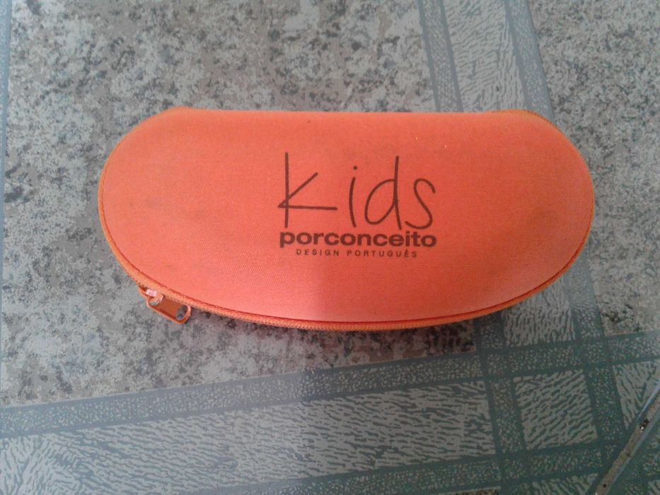 Óculos de sol para criança entre os 5 - 9 anos da marca Porconceito.