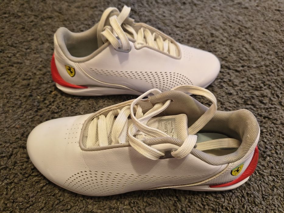 Skórzane białe PUMY model Ferrari F1 Drift Cat Decimena. Roz. 37