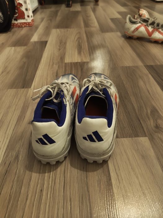 Buty do grania w piłkę turfy rozmiar 42 2/3