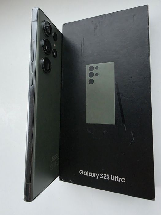 Samsung Galaxy S23 Ultra 8/256 разбит экран