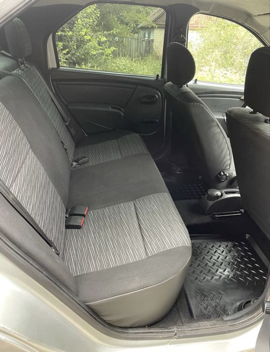Renault Logan 2012 год  1.5 дизкль
