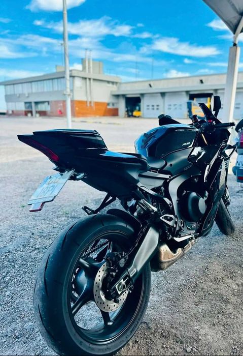 Yamaha R9 YZF-R9
