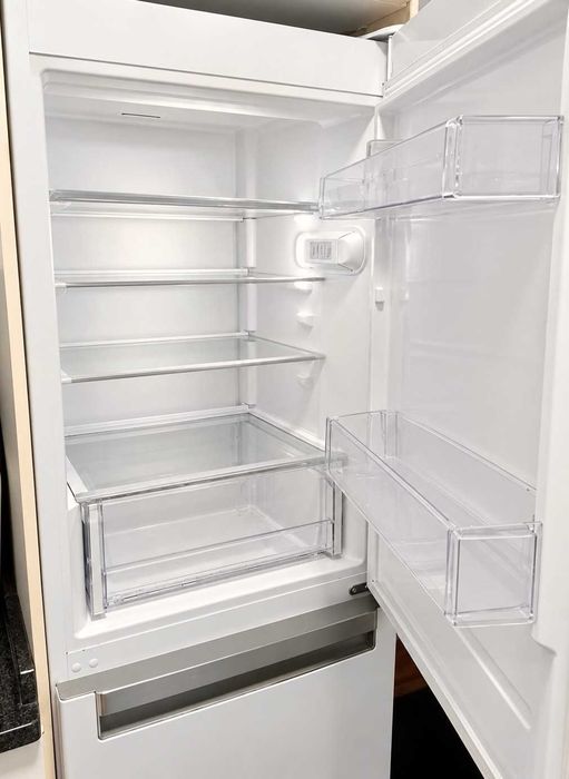 Frigorífico Combinado Whirlpool Classe A+ — Como Novo