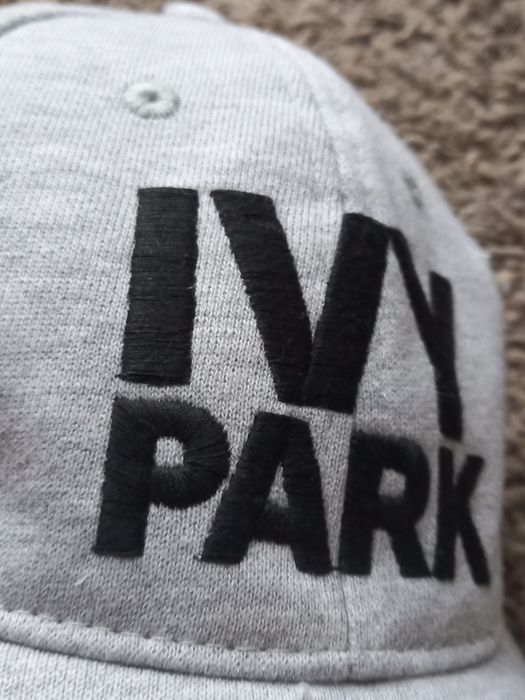 Czapka z daszkiem IVY PARK