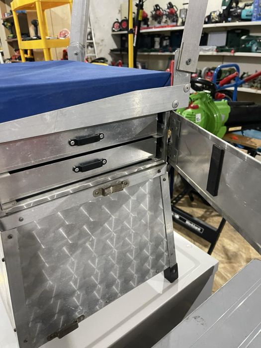 Алюмінієвий зимовий рибальський ящик