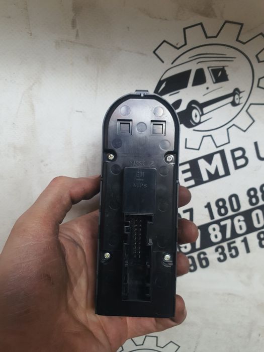 Кнопка склопідйомника ліва Opel Zafira b, astra h