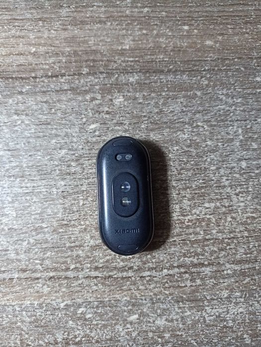 Фітнес-браслет Xiaomi Mi Smart Band 8 не працюють
