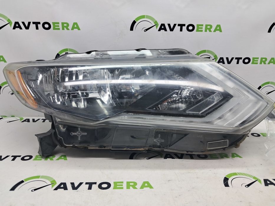 Фара передняя галоген правая NISSAN ROGUE 14-20 260106FL0A