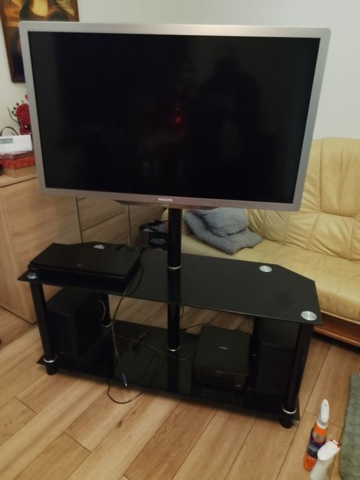 Sprzedam telewizor wraz z szafką rtv